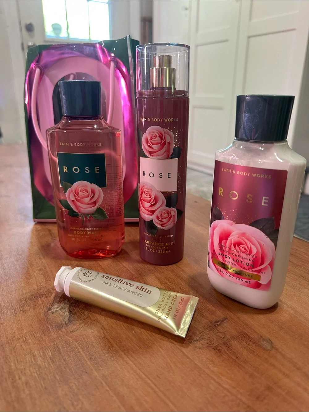Bath & Body Works Rose Bath & Body Gift Set - Pink